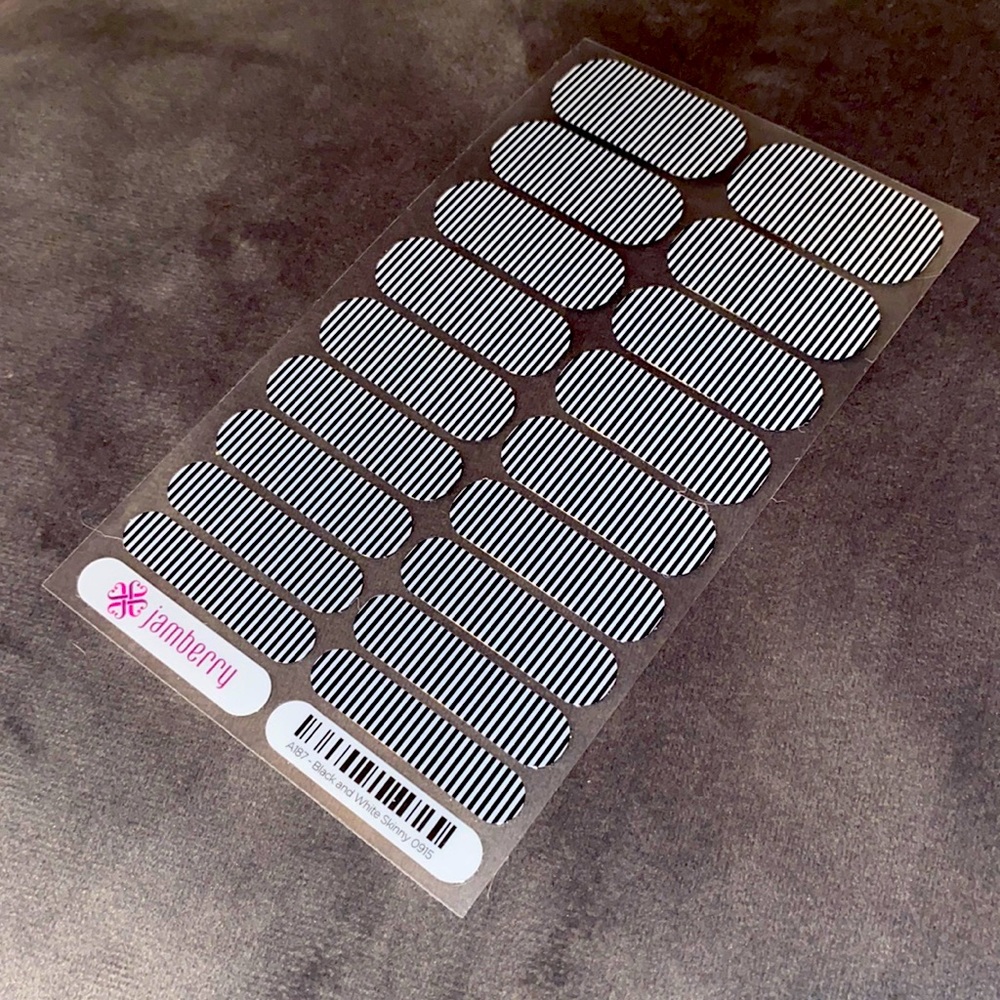 Jamberry Nail Wraps BLACK and WHITE SKINNY Full Sheet $5